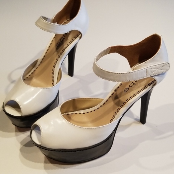 Bebe Meagan White Open-Toe Heels - Picture 2 of 6